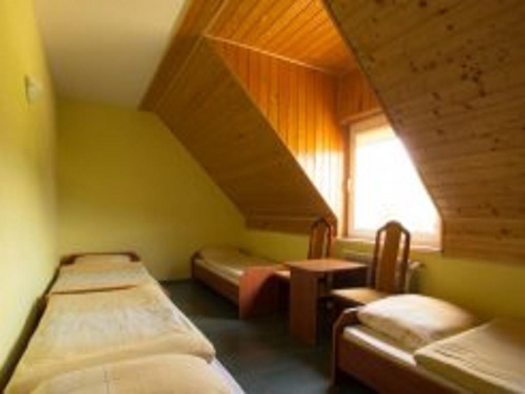 Noclegi Pod Bukowina Myczkowce Zimmer foto